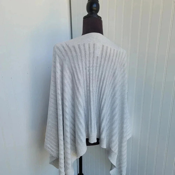 Lululemon Forward Flow Poncho  Heathered Core Ultra Light Grey  OS - Picture 11 of 15